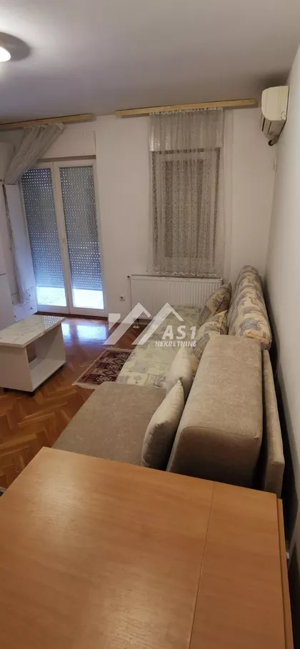 Petra Drapšina | 4zida.rs