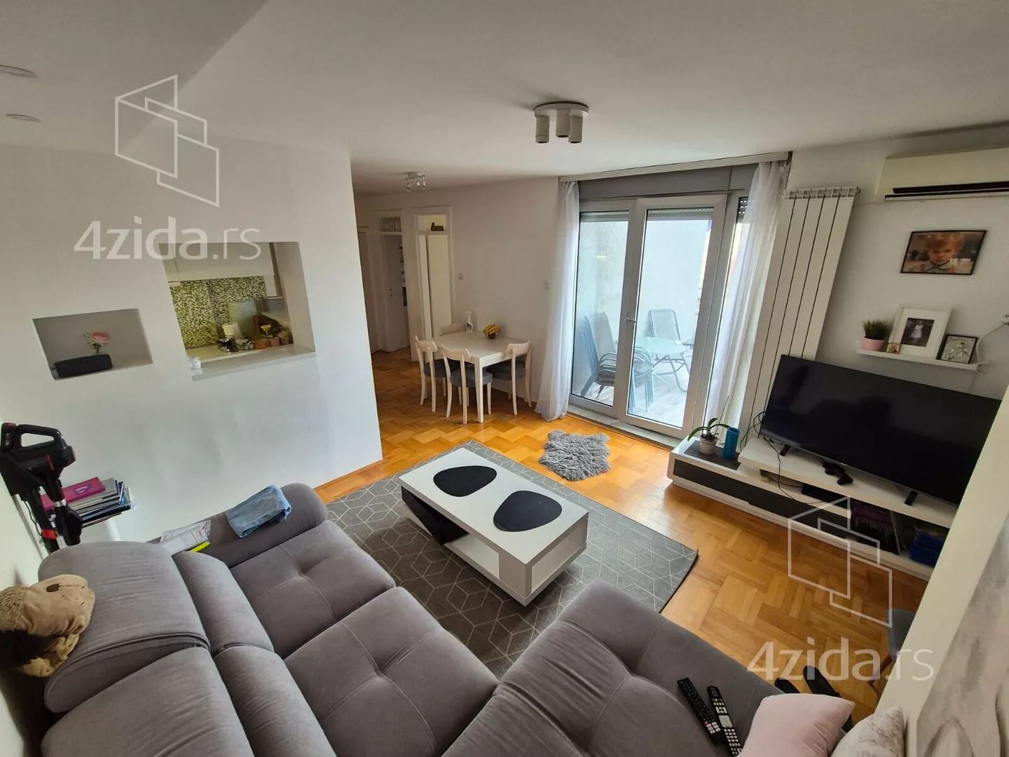 Dvoiposoban stan | 4zida