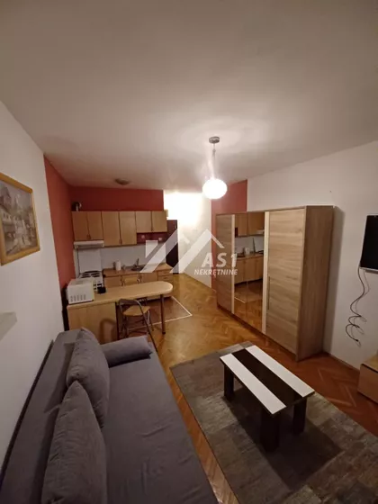 Petra Drapšina | 4zida.rs