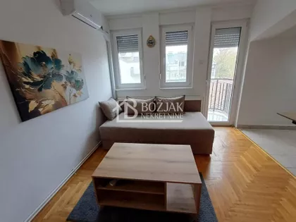 Kej 2. oktobra | 4zida.rs