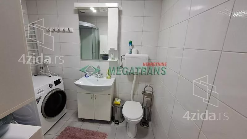 Petosoban stan | 4zida