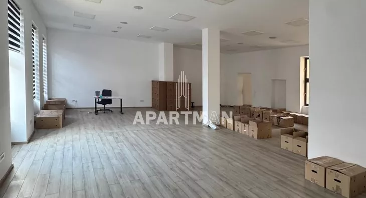 Poslovna zgrada | 4zida