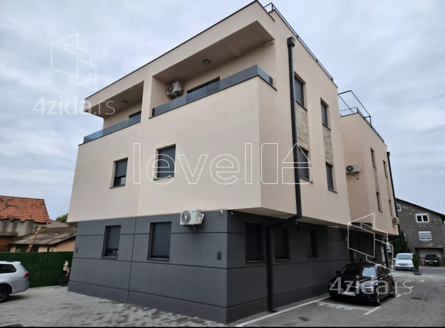 Troiposoban stan | 4zida