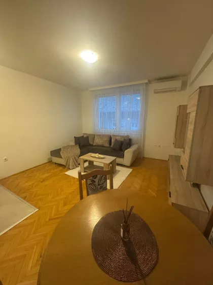 Cara Dušana | 4zida.rs