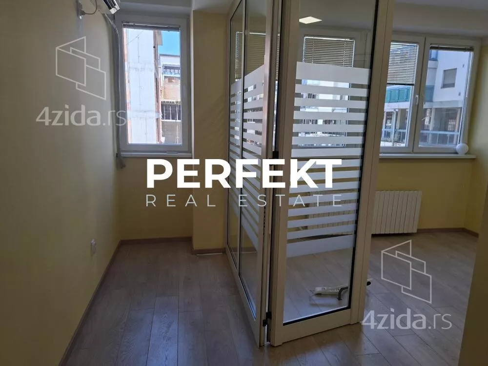 Lokal | 4zida