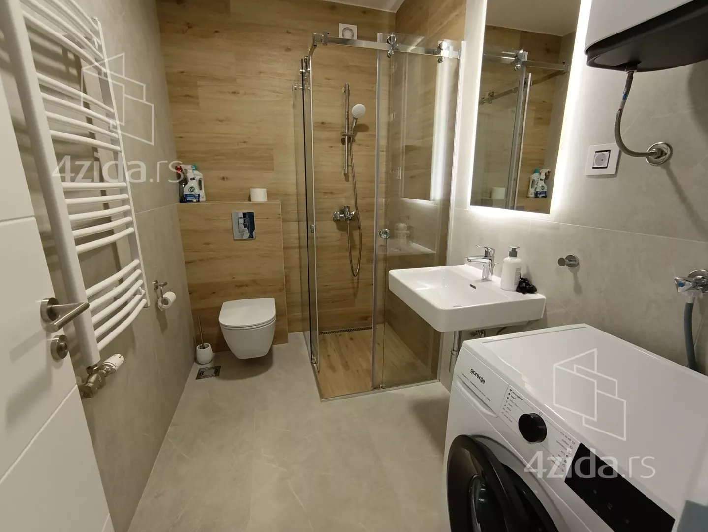 Jednoiposoban stan | 4zida