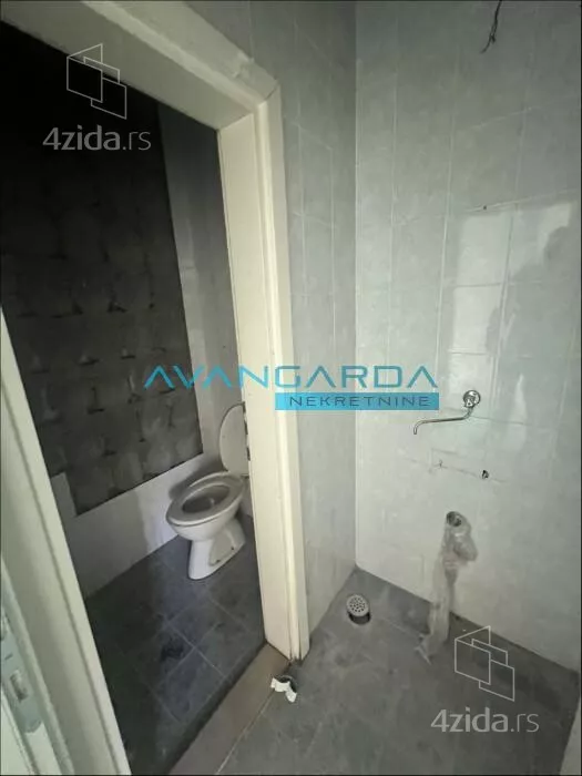 Lokal | 4zida