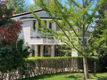 Jesenjinova | 4zida.rs