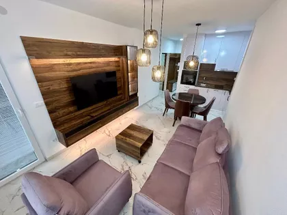 Vase Čarapića 1 | 4zida.rs