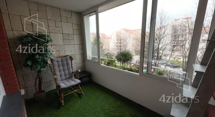 Četvoroiposoban stan | 4zida