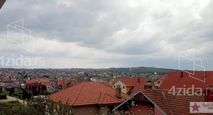 Sedmosoban stan | 4zida