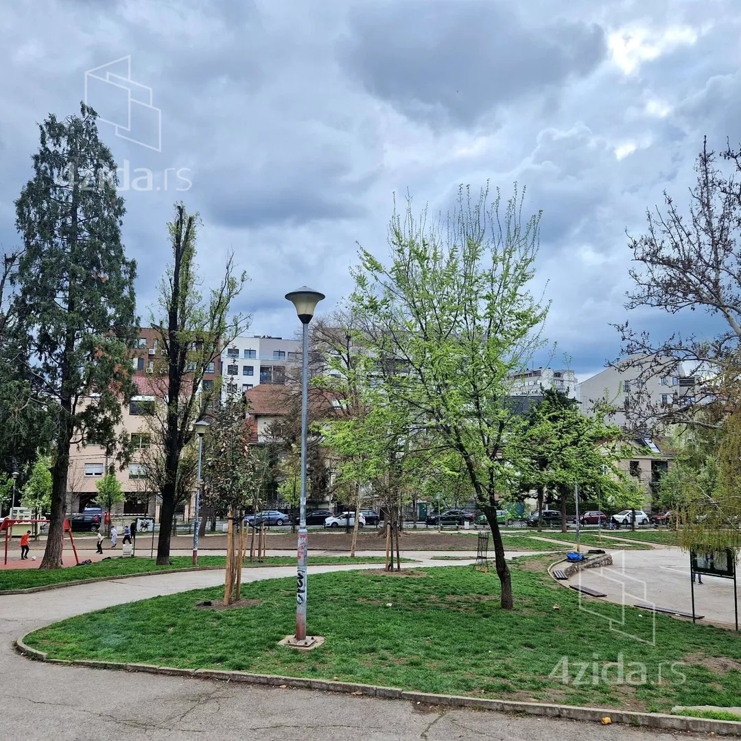 Petosoban stan | 4zida