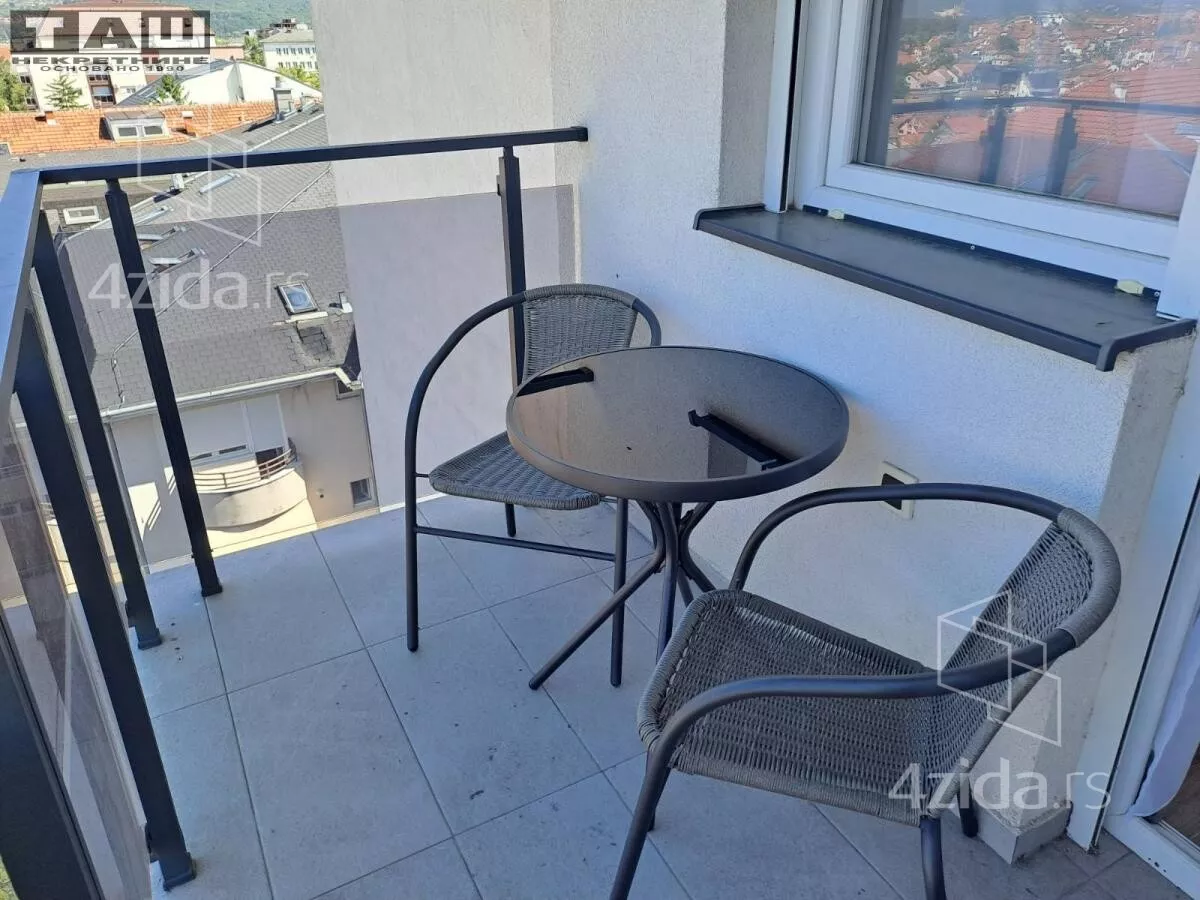 Dvoiposoban stan | 4zida