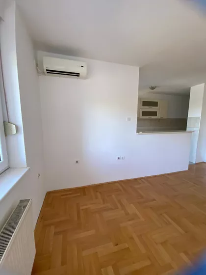 Bulevar Nemanjića, Romanijska | 4zida.rs