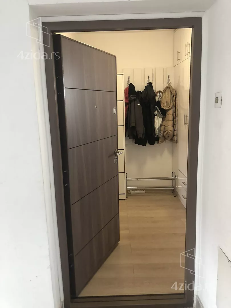 Četvoroiposoban stan | 4zida