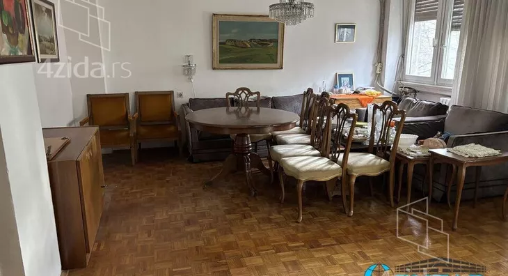 Troiposoban stan | 4zida