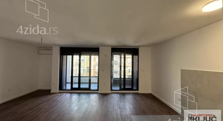 Četvoroiposoban stan | 4zida