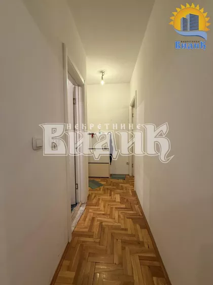 13. oktobra | 4zida.rs