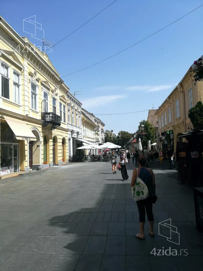 Petoiposoban stan | 4zida