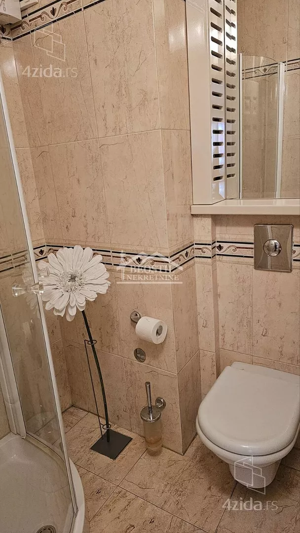 Petosoban stan | 4zida