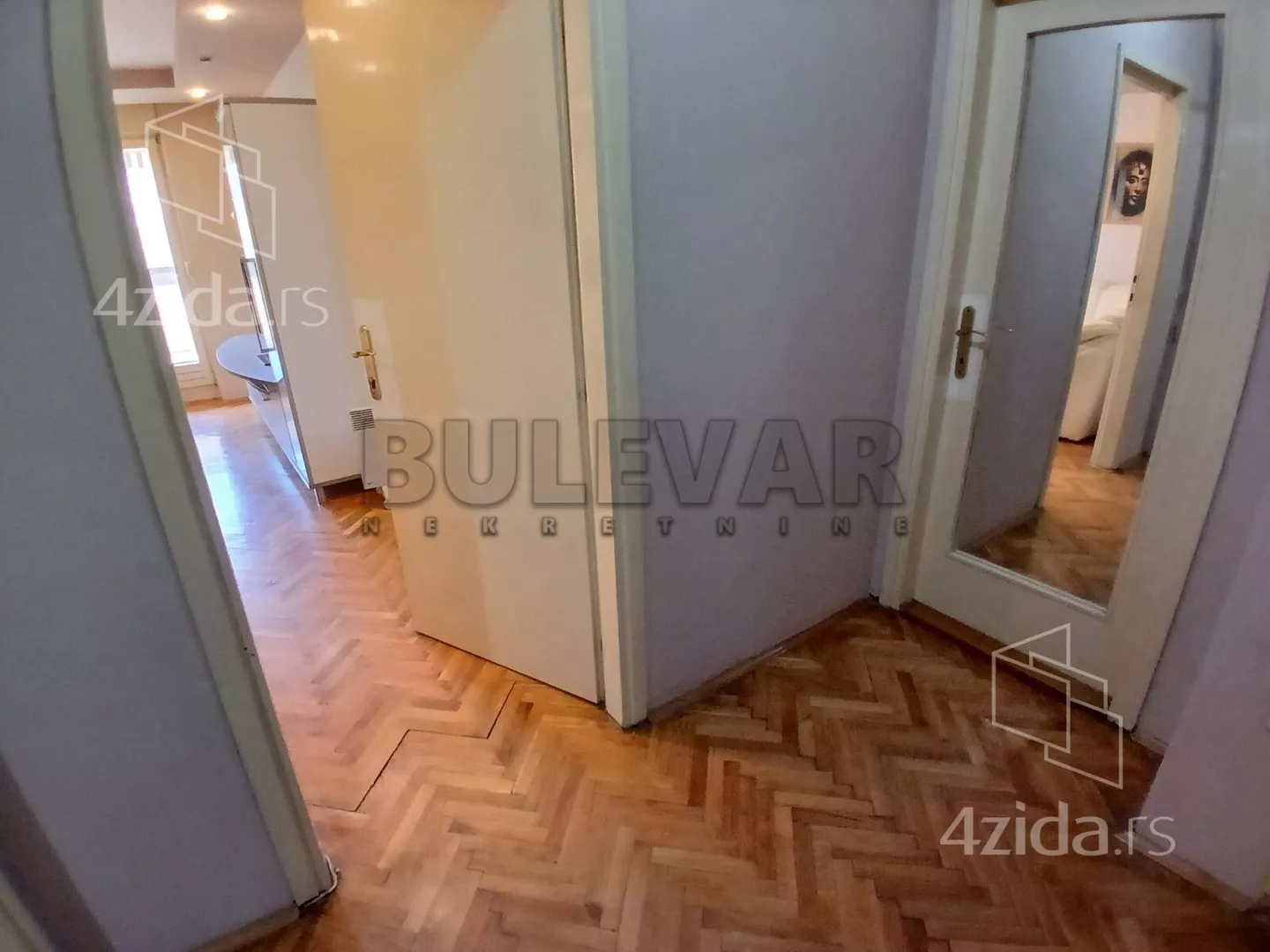 Troiposoban stan | 4zida