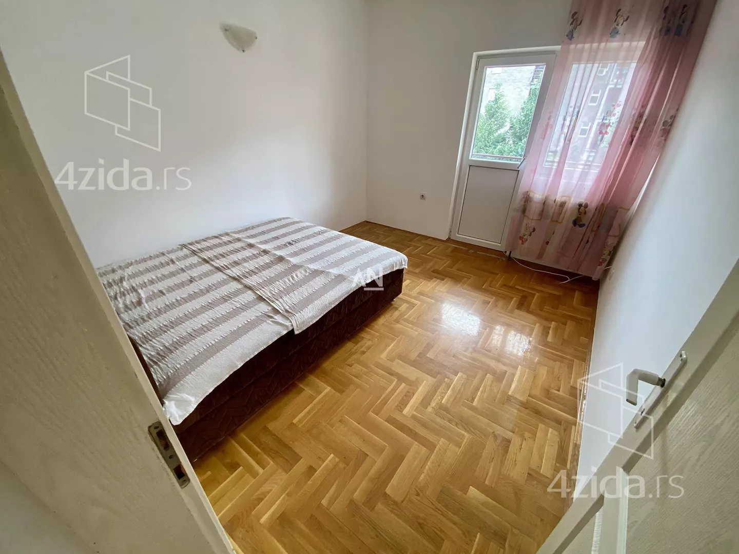 Šestosoban stan | 4zida