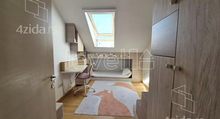 Petosoban stan | 4zida