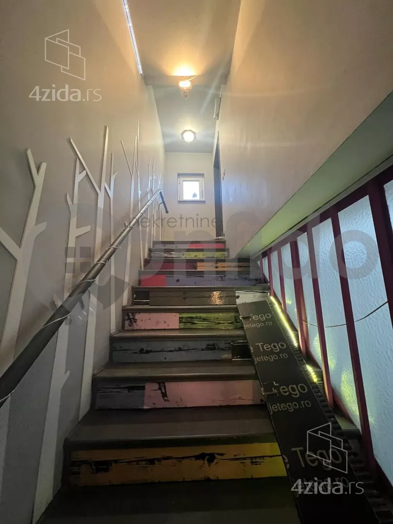 Šestoiposoban stan | 4zida