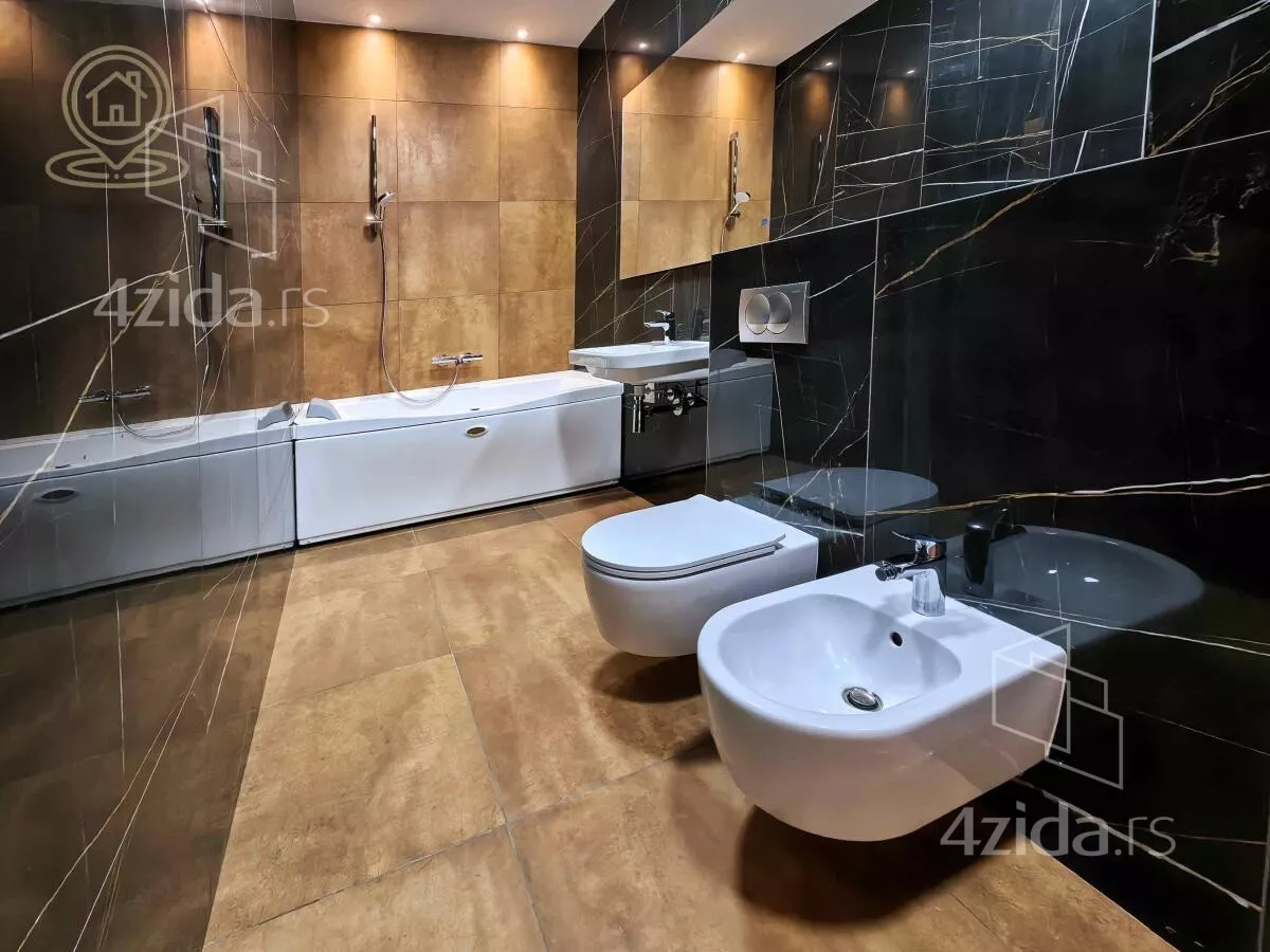 Četvoroiposoban stan | 4zida