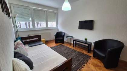 Crvene Zastave | 4zida.rs