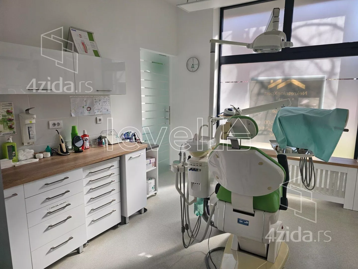 Poslovni prostor | 4zida