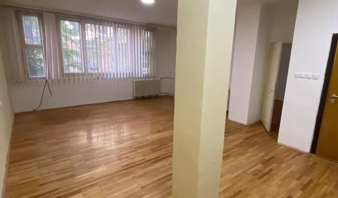 Poslovna zgrada | 4zida