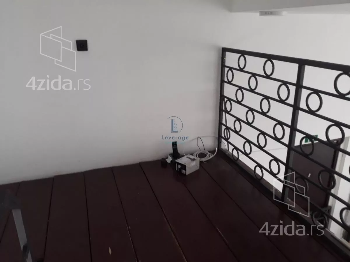 Lokal | 4zida
