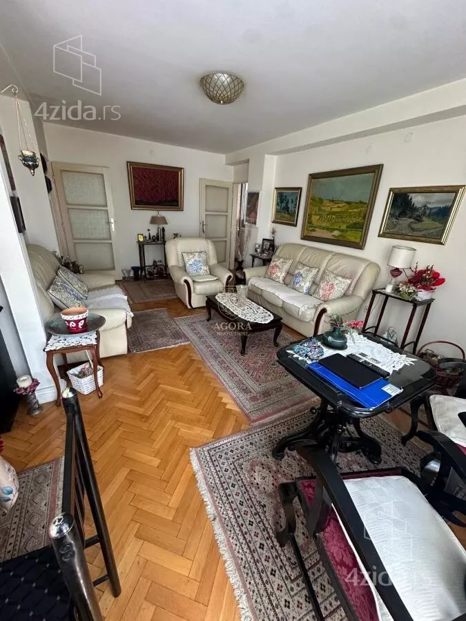 Troiposoban stan | 4zida