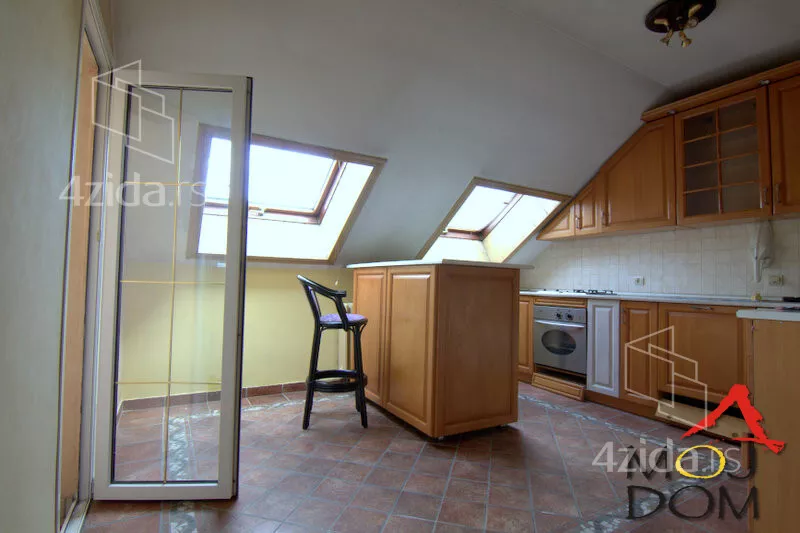 Petosoban stan | 4zida