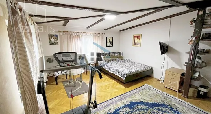 Šestosoban stan | 4zida