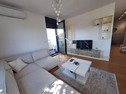 Cara Dušana | 4zida.rs