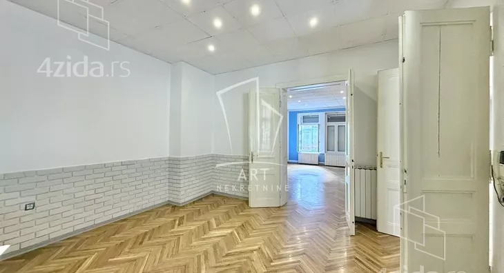 Četvoroiposoban stan | 4zida