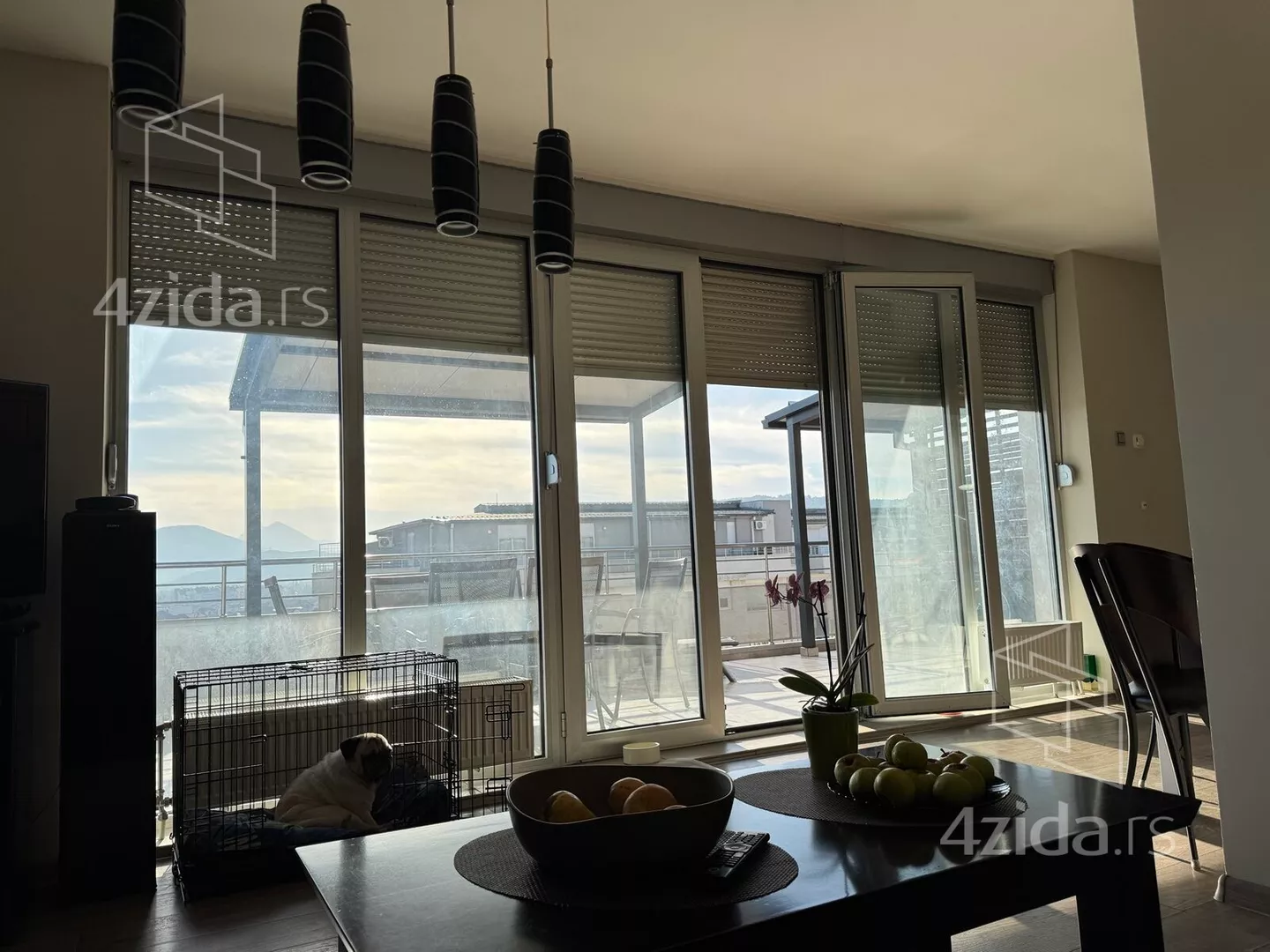 Troiposoban stan | 4zida