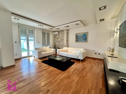 Lipov Gaj | 4zida.rs