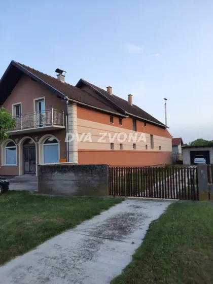Čurug | 4zida.rs