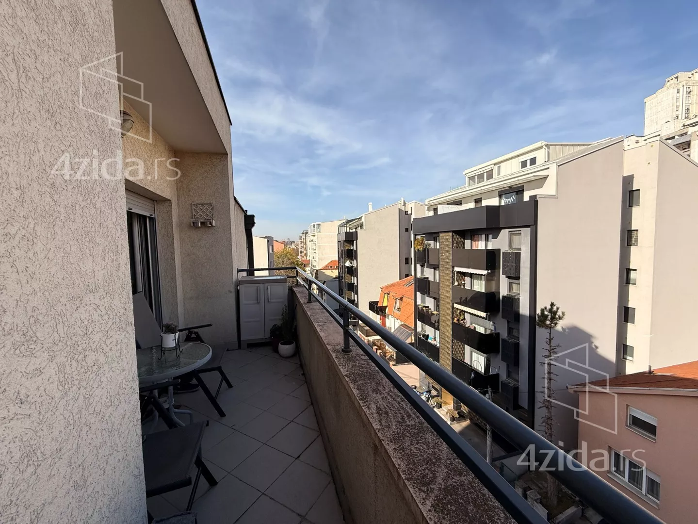 Petosoban stan | 4zida