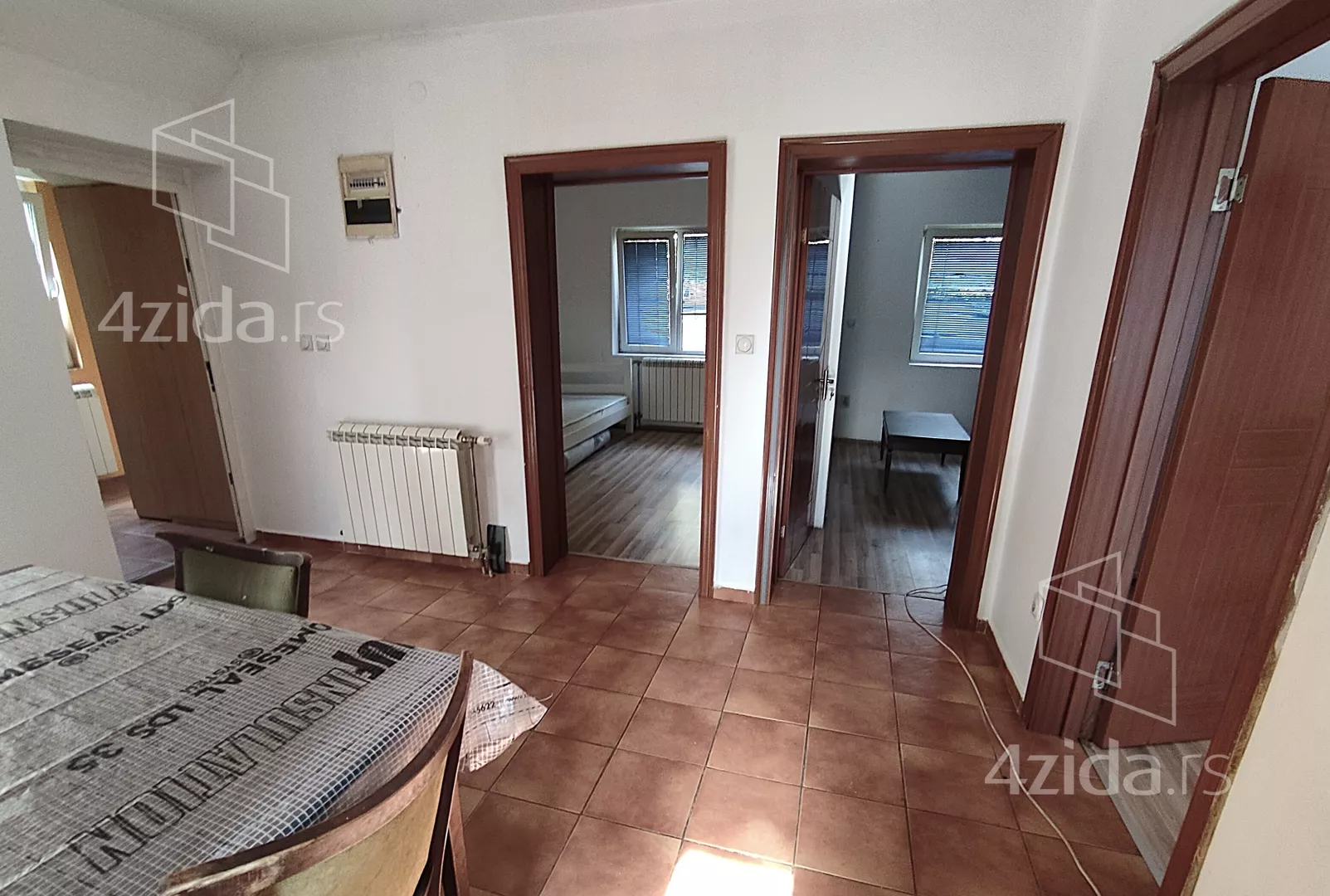 Troiposoban stan | 4zida