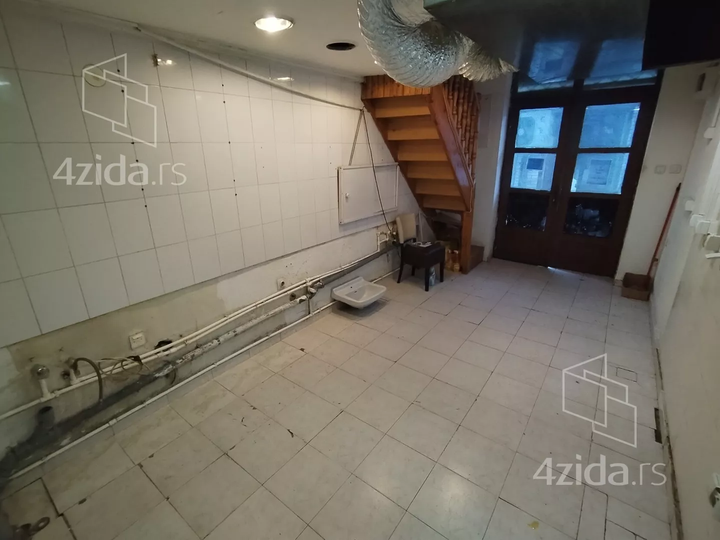 Lokal | 4zida