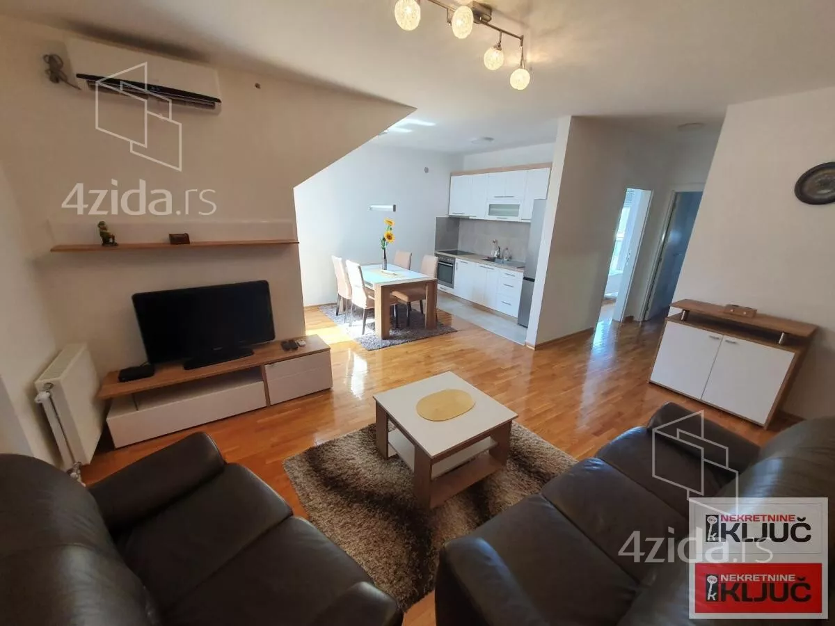 Dvoiposoban stan | 4zida