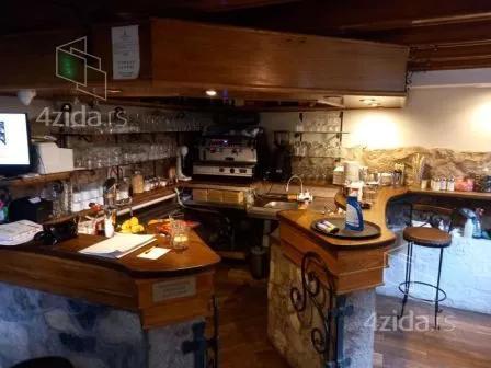 Lokal | 4zida