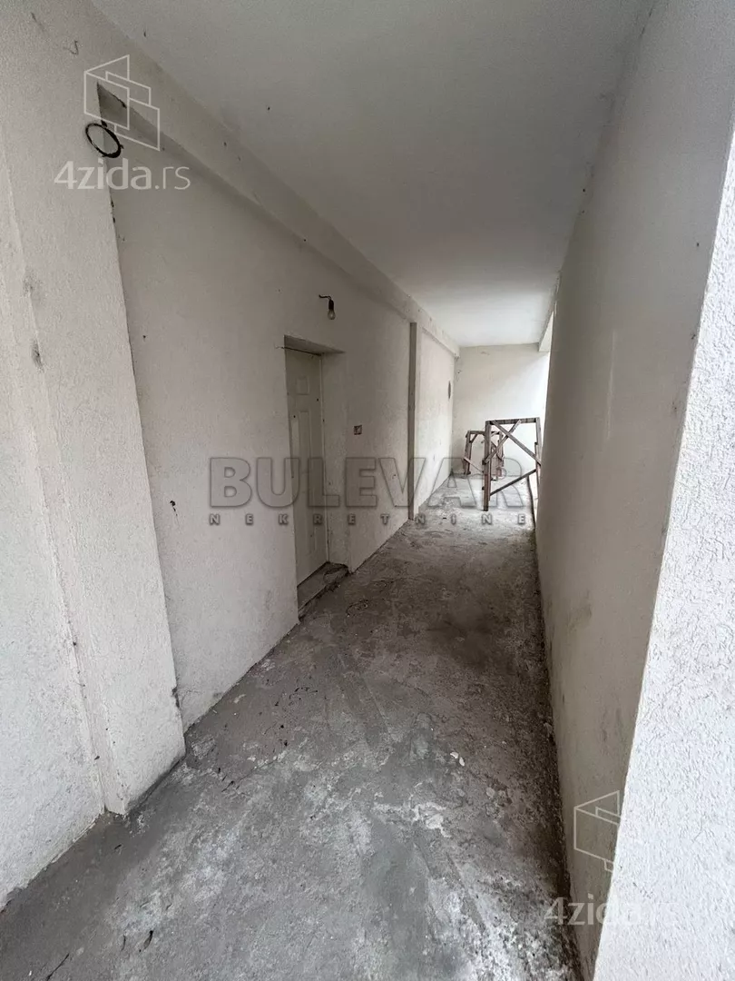 Lokal | 4zida