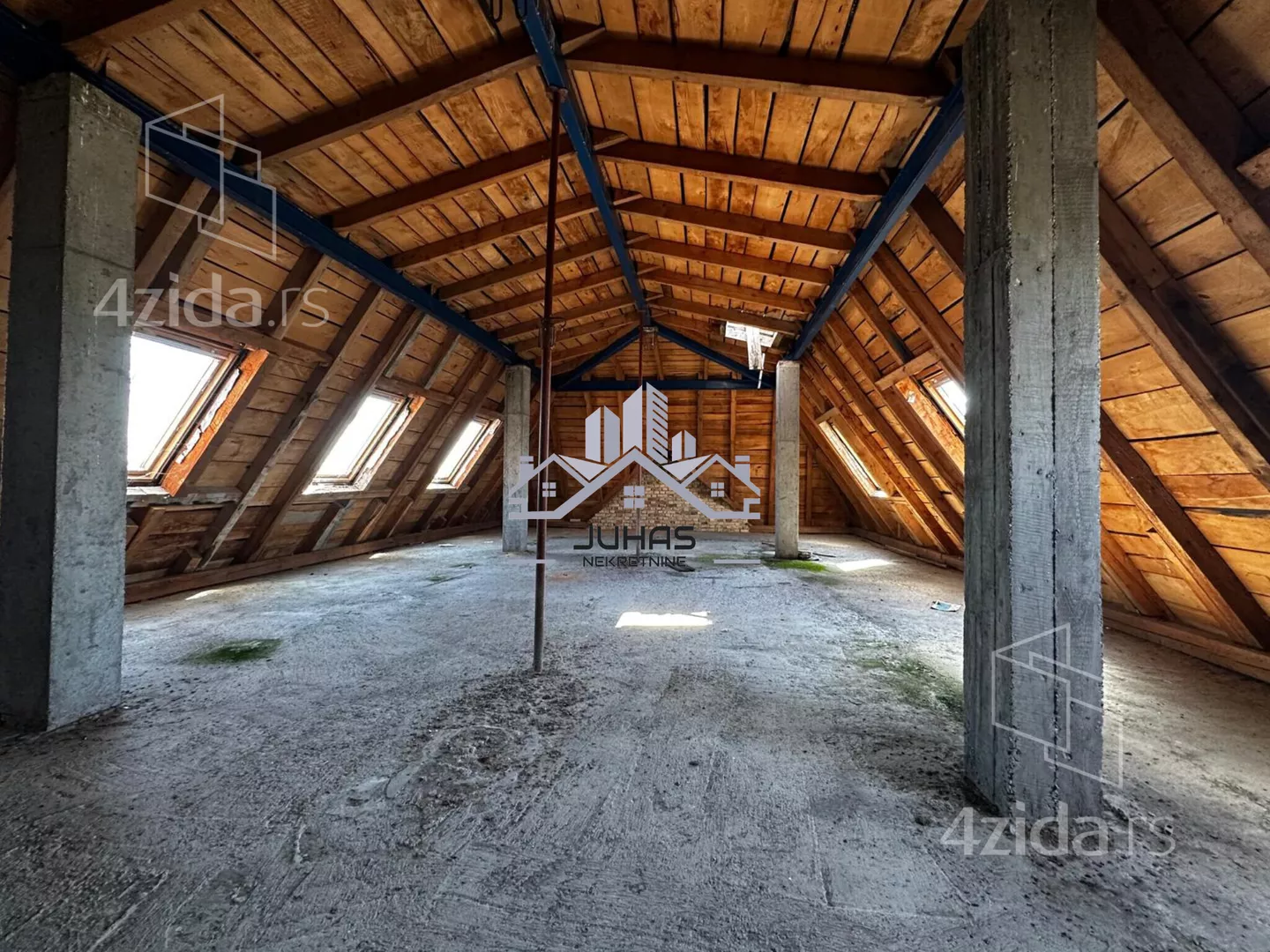 Turistički objekat | 4zida