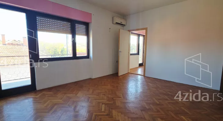 4-etažna kuća | 4zida