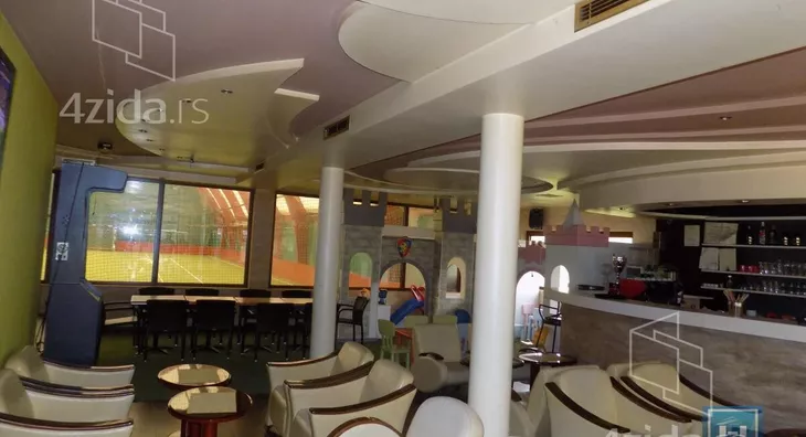 Poslovni prostor | 4zida